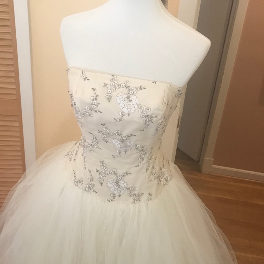 Nancy Issler Silk Tulle Beaded Wedding Gown - Picture 2 of 7